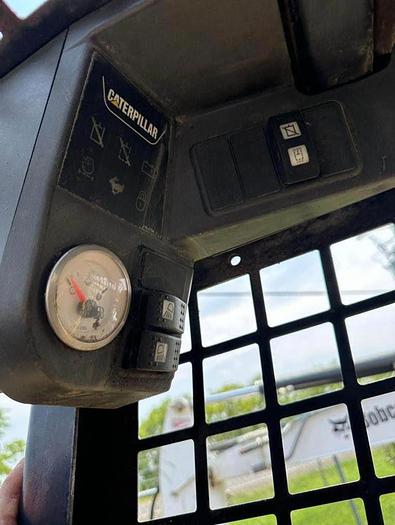 Used 2007 CAT 236B SKID LOADER