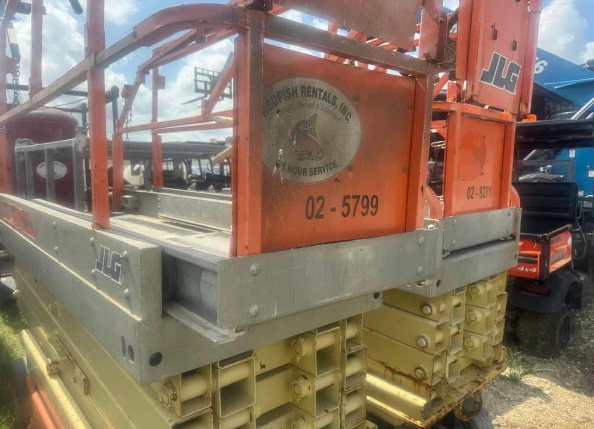 Used QTY OF 7 SCISSOR LIFTS