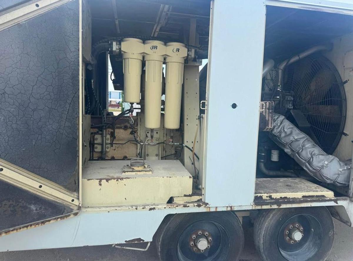 Used 2006 INGERSOL RAND 1600 CFM COMPRESSOR