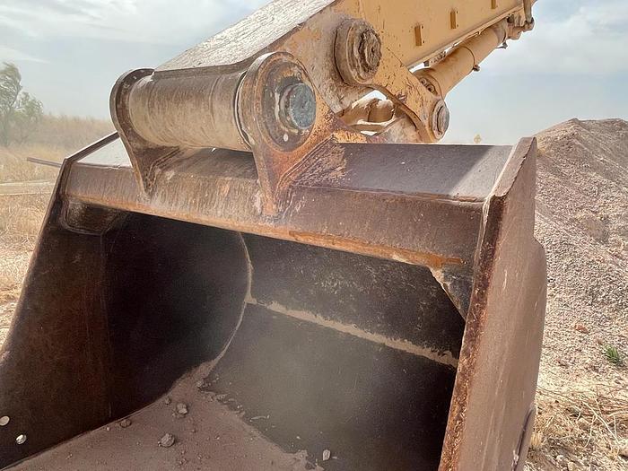 Used 2001 JOHN DEERE 450C LC EXCAVATOR