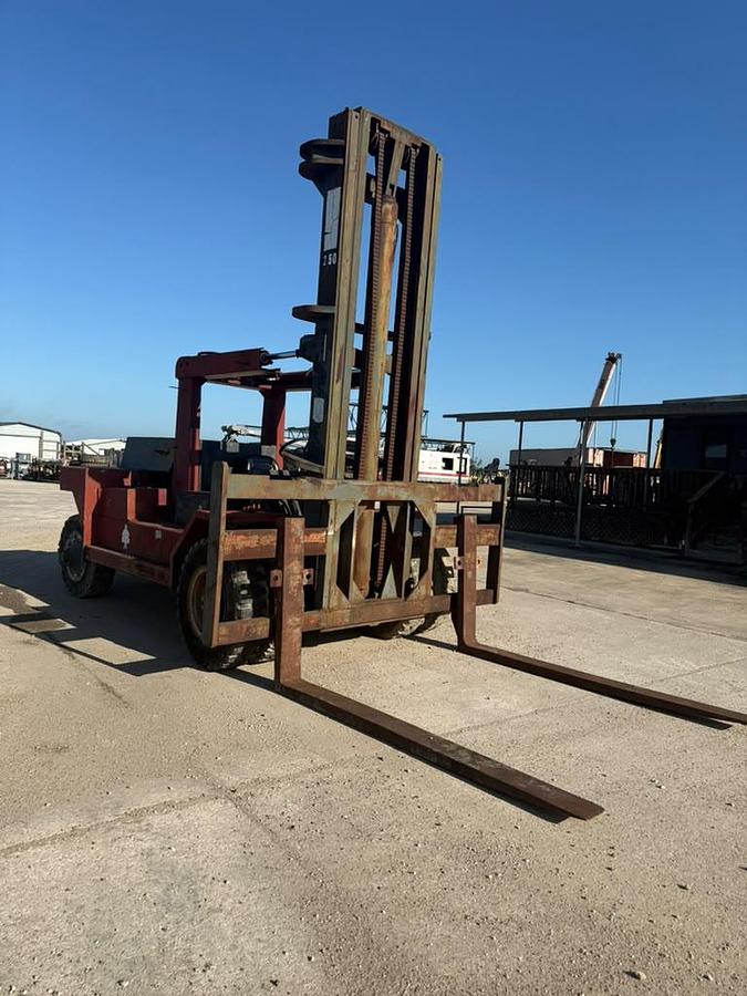 Used TAYLOR WPY-25-OF FORKLIFT