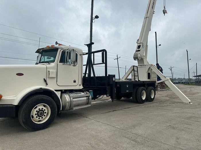 Used 2001 PETERBUILT 357 CRANE TRUCK