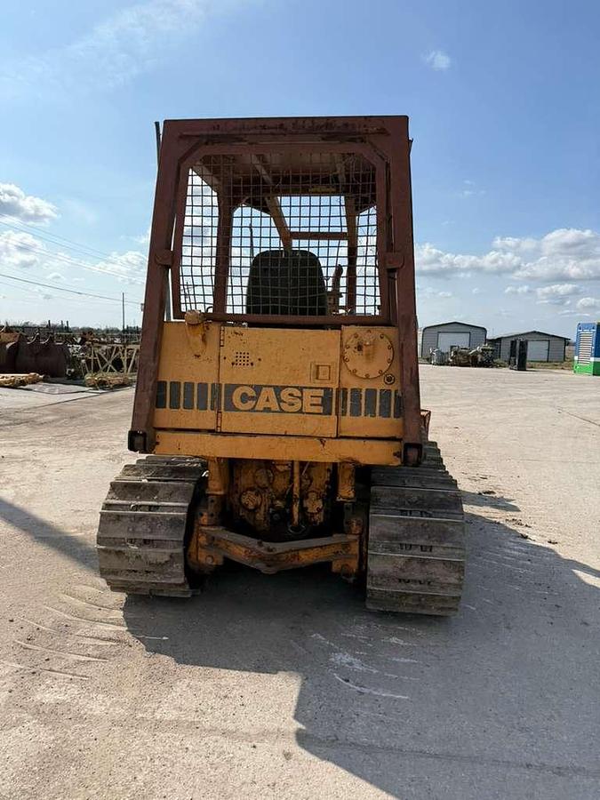 Used CASE 850D