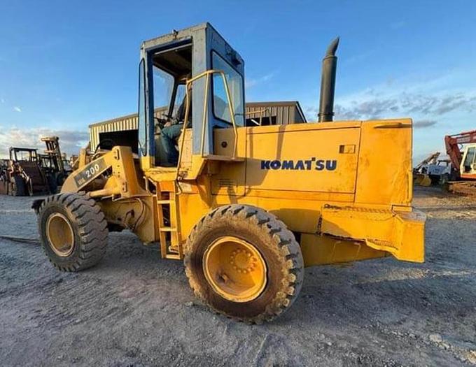 Used KOMATSU WA 200 LOADER