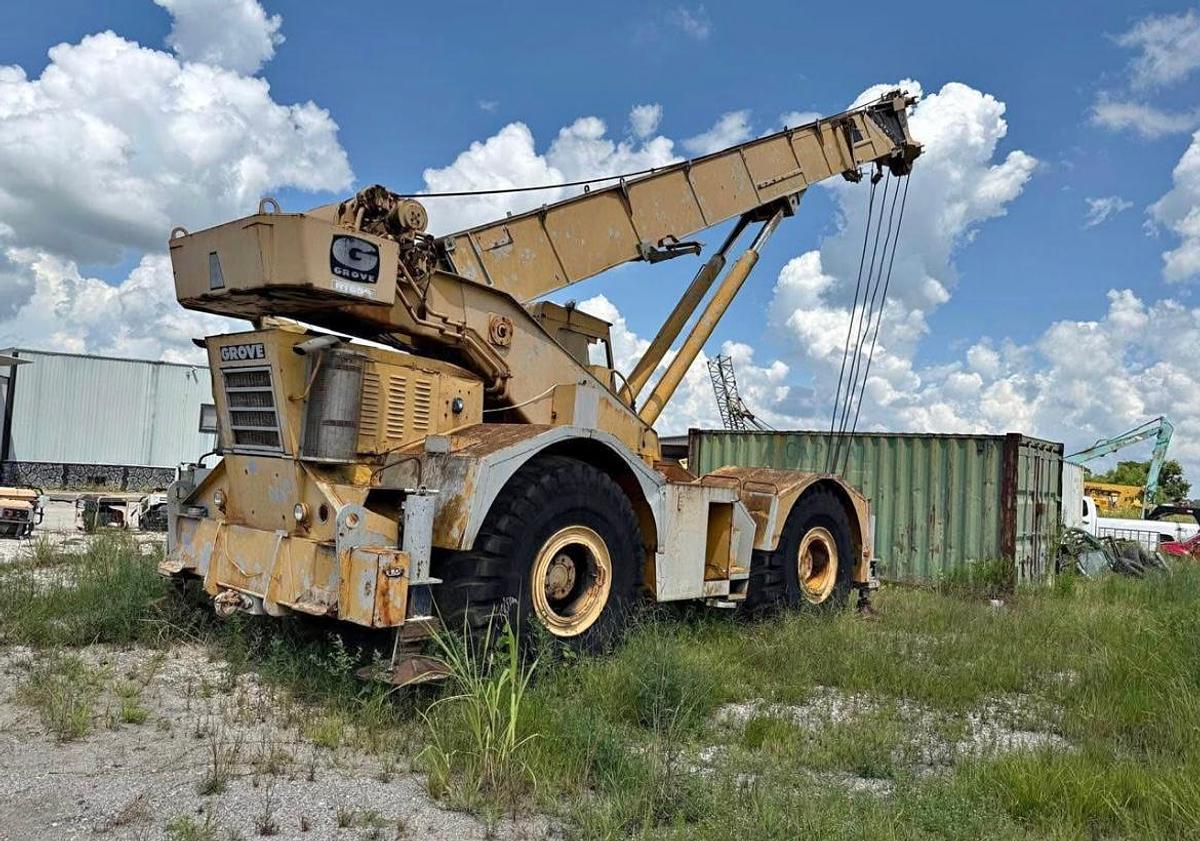 Used 1976 GROVE ROUGH TERRAIN CRANE