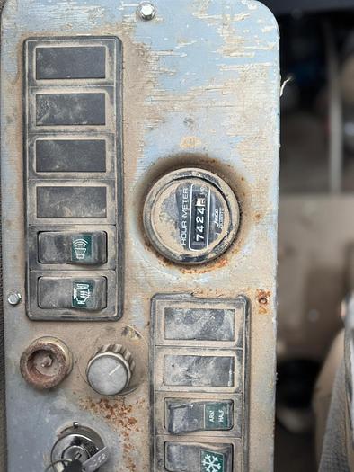 Used 1998 HYUNDAI  LC 210-3