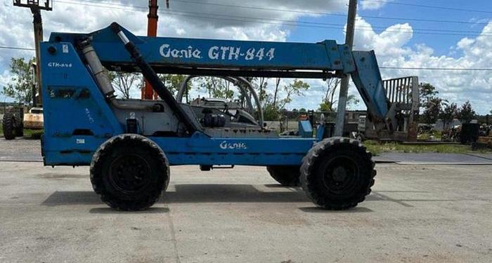 Used 2007 GENIE GTH-844 TELEHANDLER