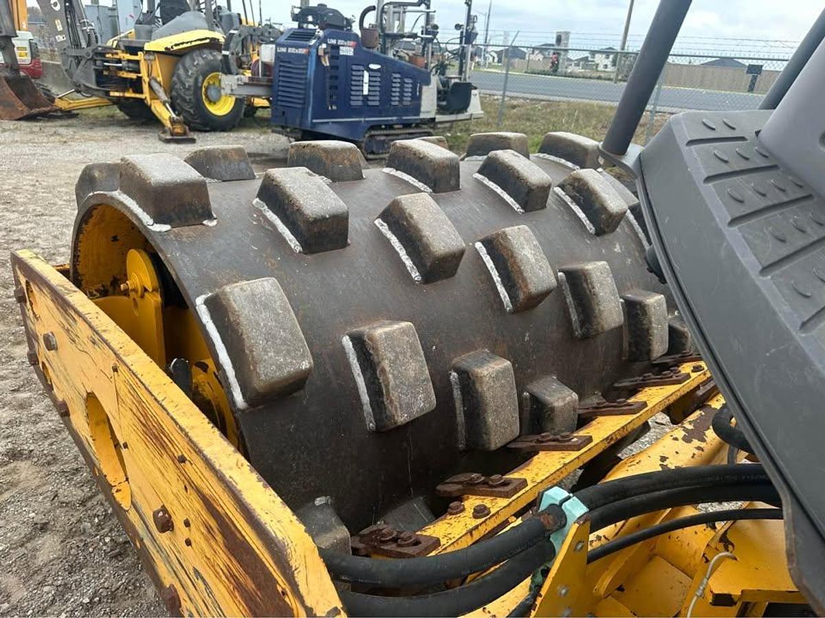 Used 2016 VOLVO SD45 SINGLE DRUM