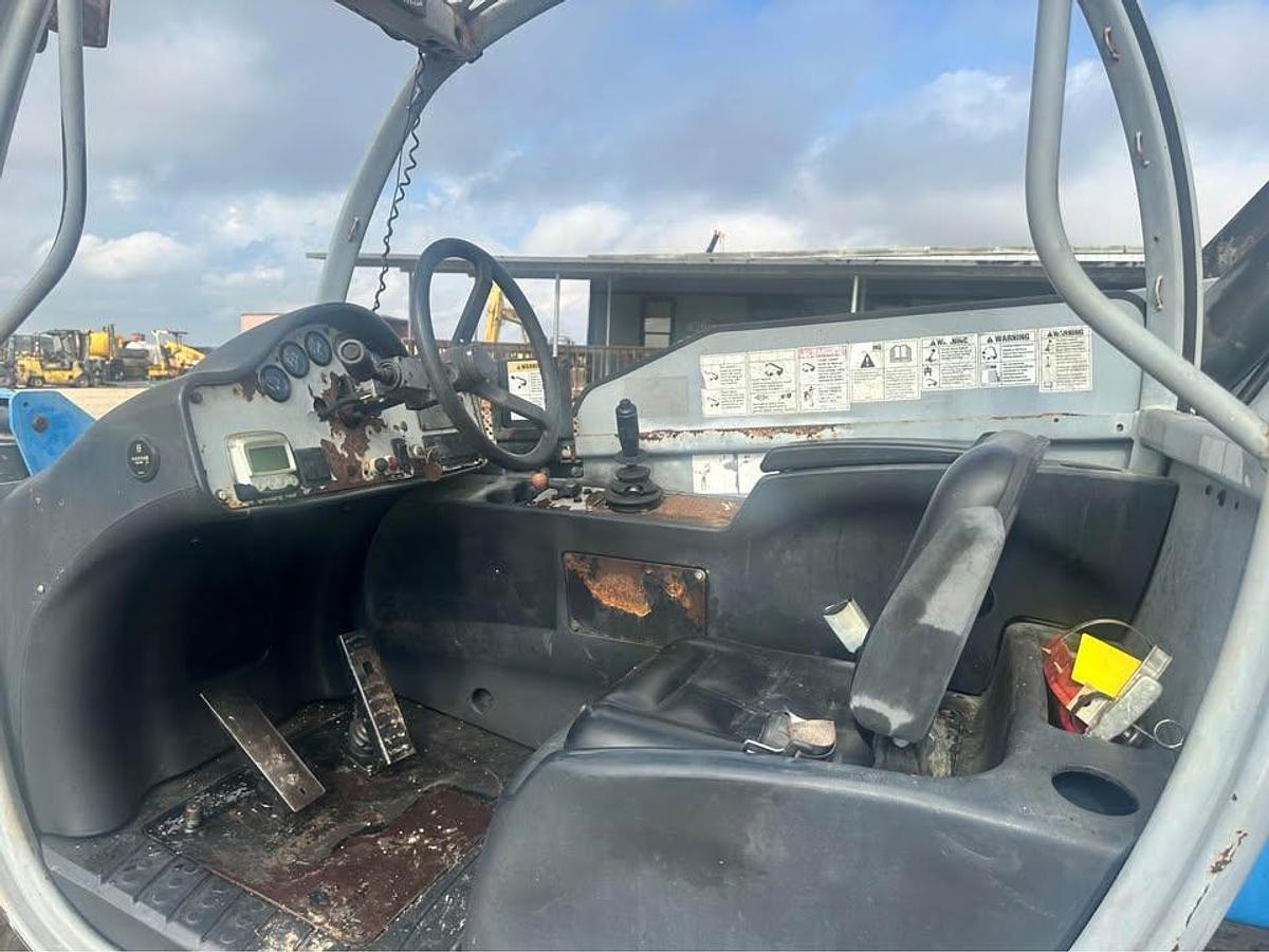 Used 2012 GENIE GTH 844