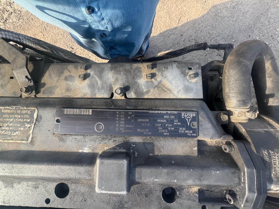 Used 2002 DUETZ DIESEL ENGINE