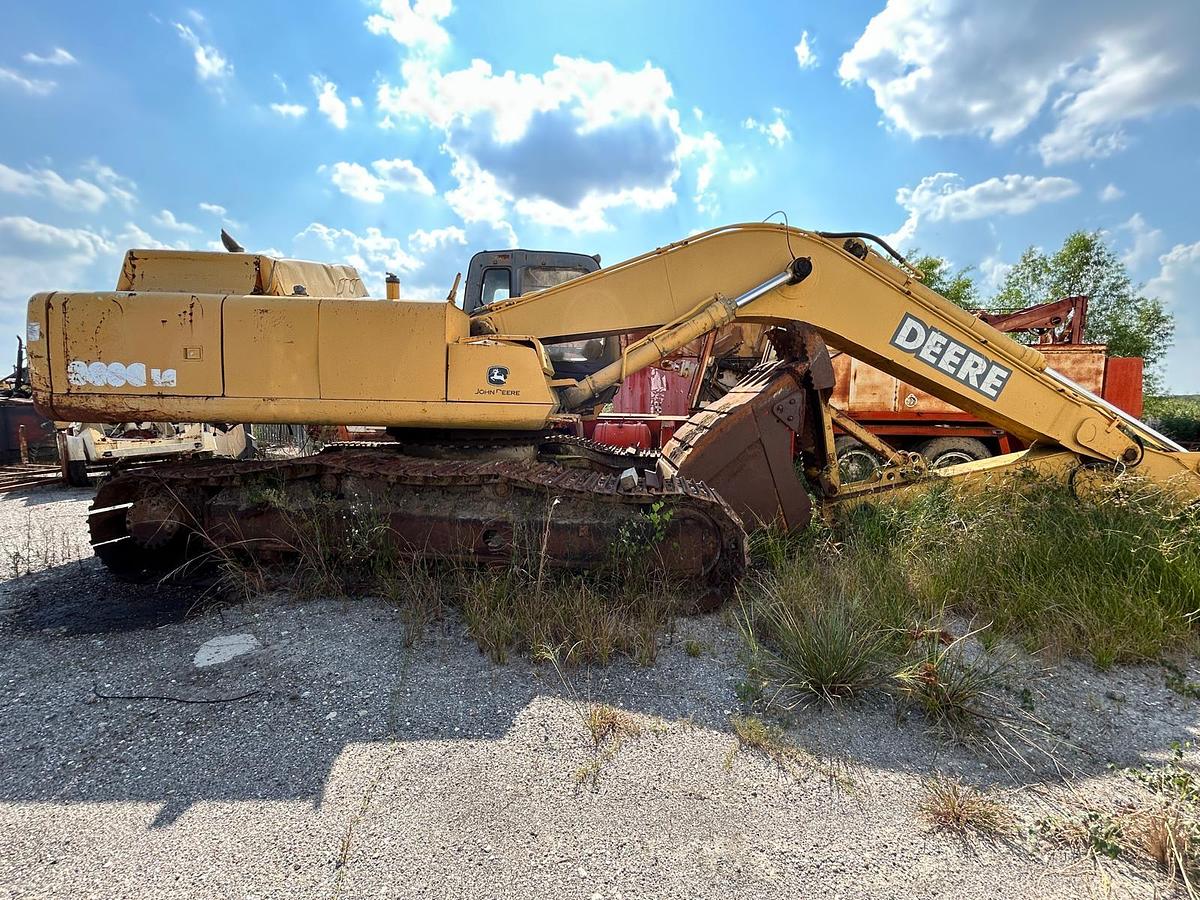 Used JOHN DEERE 330C