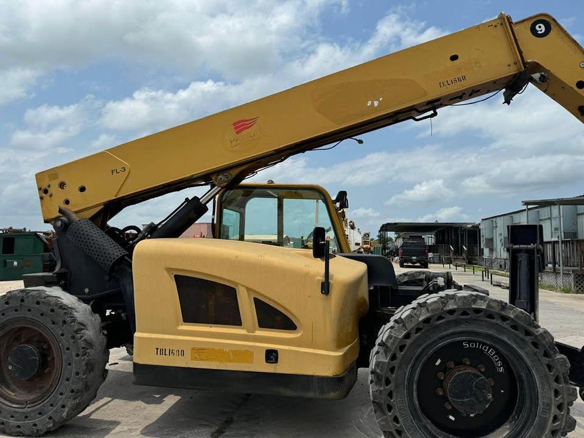 Used 2011 CAT TL 943 TELEHANDLER