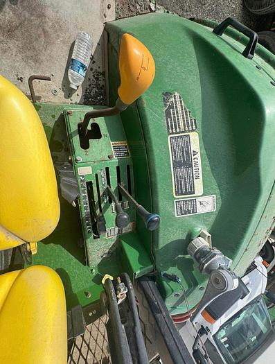Used 2015 JOHN DEERE 6105 D 