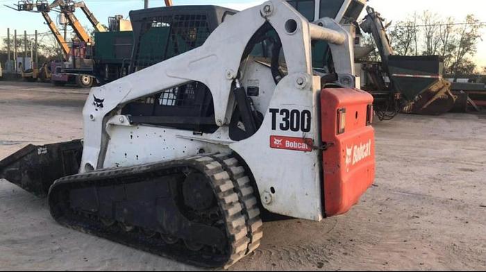 Used 2008 BOBCAT T300 COMPACT TRACK LOADER