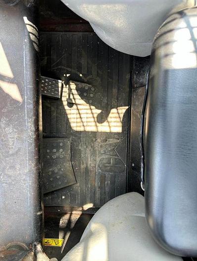 Used 2007 CAT 236B SKID LOADER