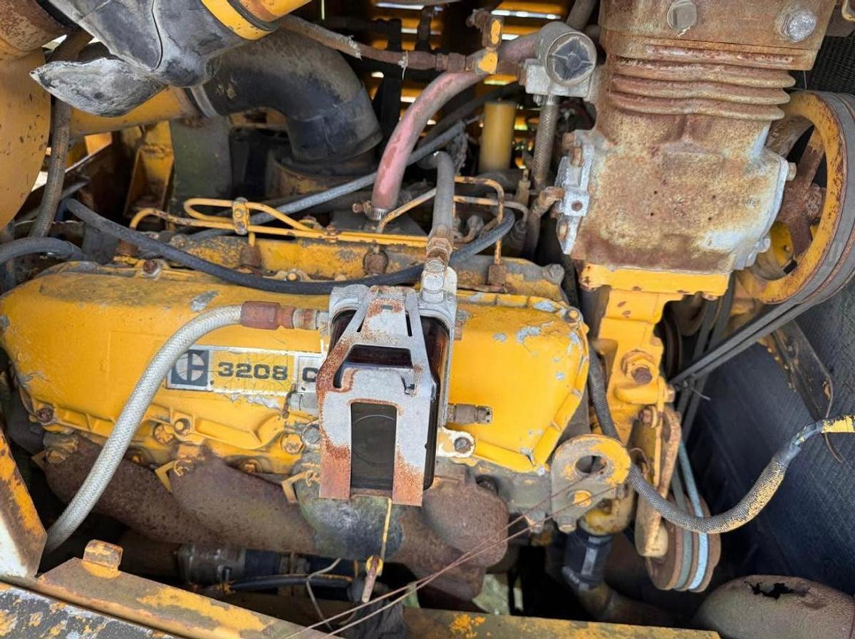 Used 1976 GROVE ROUGH TERRAIN CRANE