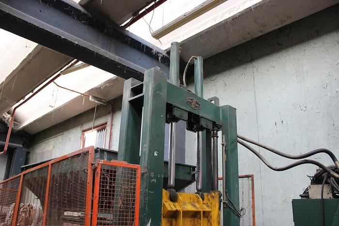 Used CUTTING MACHINE PUGGELLI