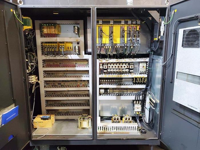 Used 2013 Hyundai Wia Horizontal Machining Center, Model KH 80G, 31.5" X 31.5" Pallet, X=49", Y=39", 4500 rpm, 30 hp