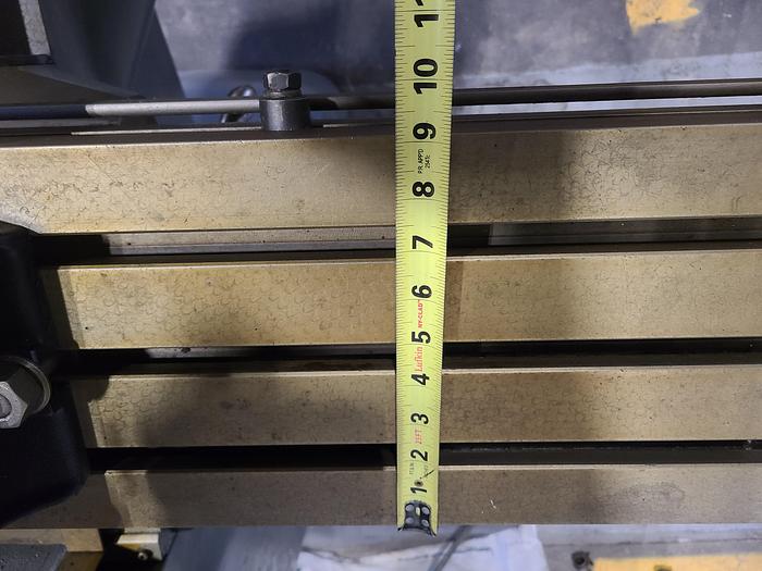 Used Bridgeport 2 HP Milling Machine Digital Read Out Power Feed 6" Vise & Lube Mill Miller