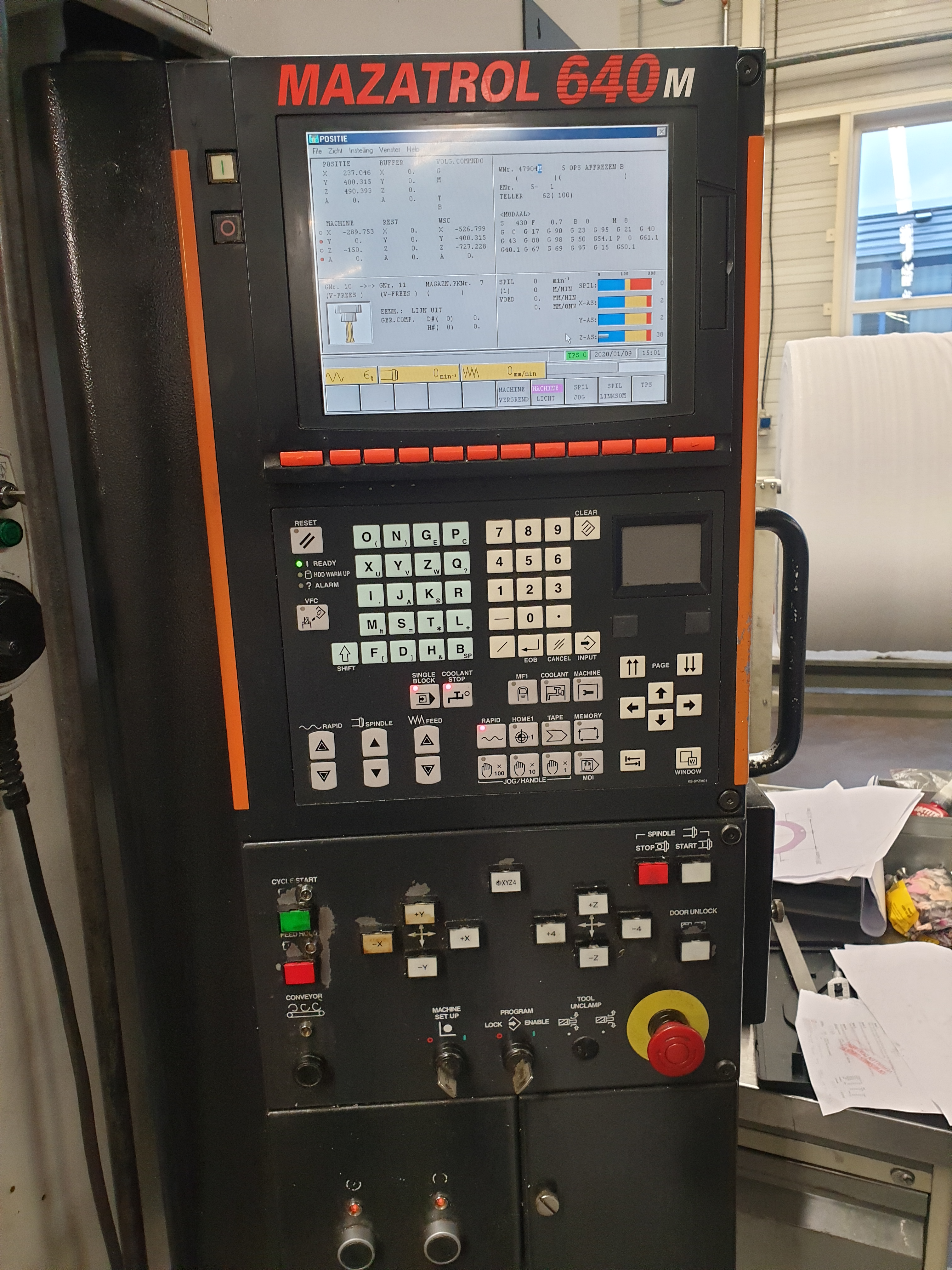 Gebruikt 2004 MAZAK VTC - 300C - II