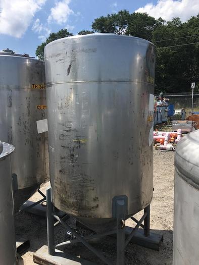 Used Walker 500 gallon 304 stainless steel vertical tank