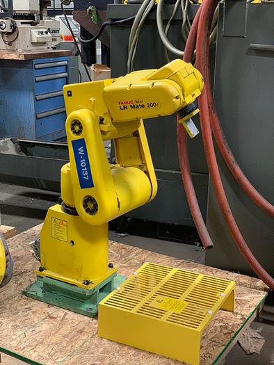 FANUC LR MATE 200i WITH RJ3 CONTROLLER