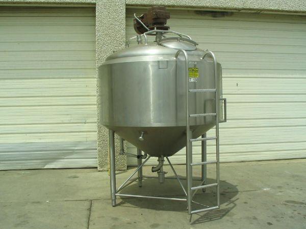 Used 600 GALLON PROCESSOR TANK.  CREPACO SERIAL D2820