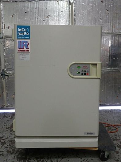 Used Sanyo Model MCO-17AIC CO2 Laboratory Incubator with Trays