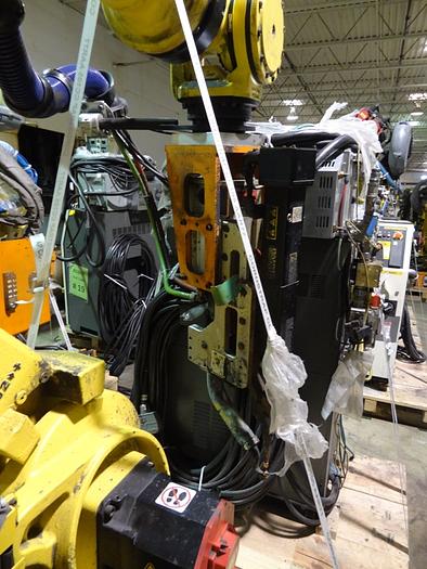 Used FANUC R2000iB/210F 6 AXIS CNC ROBOT W/R30iA CONTROLS