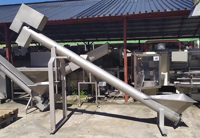 Used Podajnik ślimakowy, skośny w korycie zamkniętym