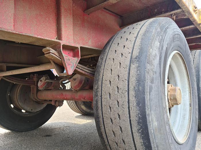 Used 1981 METALOVOUGA 3 AXLE STEEL SUSPENSION DRUM BRAKES  385 65R22.5
