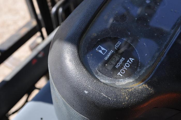 Used 1998 TOYOTA 2.5 TONNE