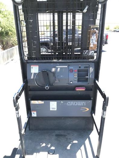 Used 2005 Crown 15SP48TT Furniture Picker