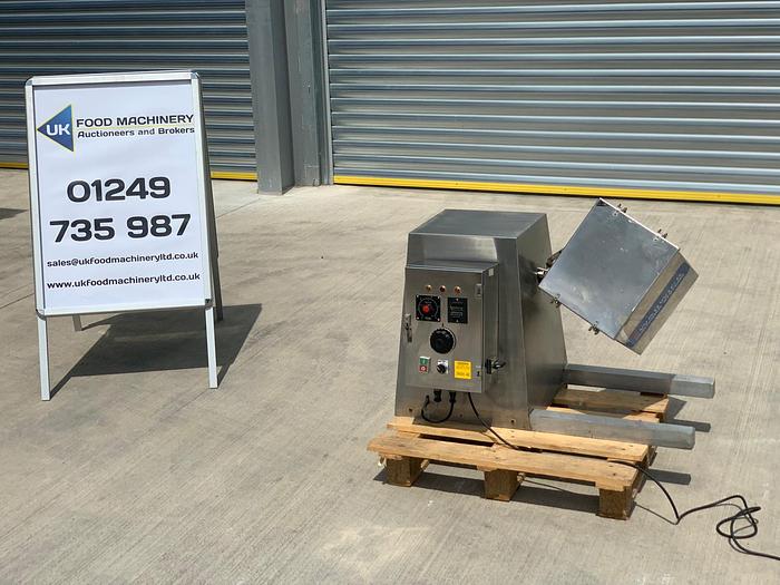 Used warick container systems Cube blender mixer