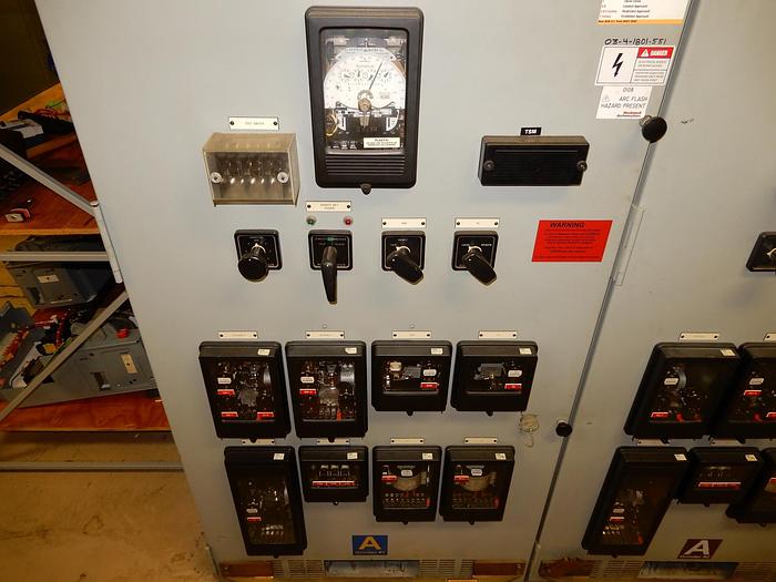 Used 4160 V SIEMENS SWITHGEAR