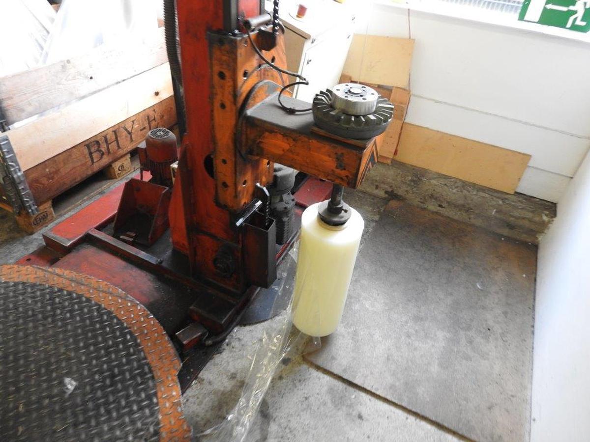 Used Pallet stretch winder