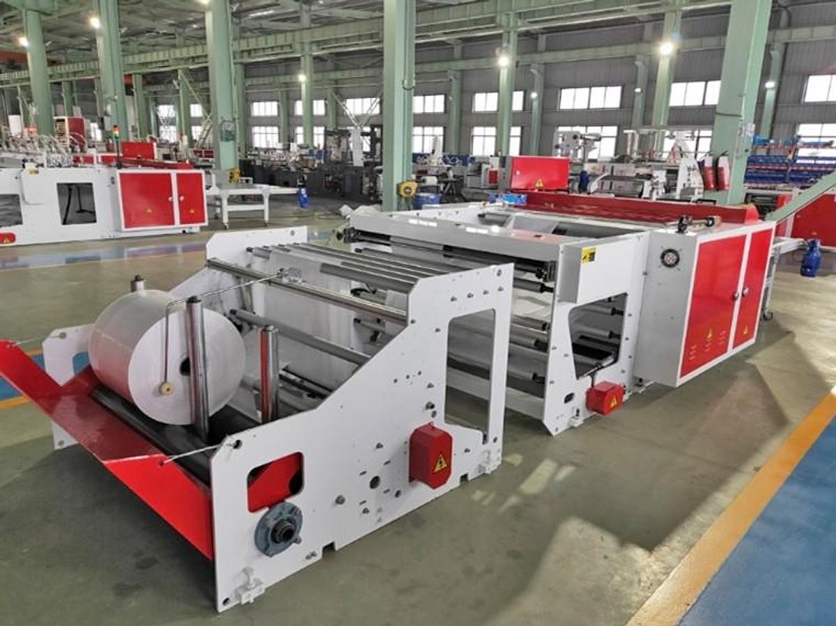 CW-1400FB Fully Automatic Bottom Sealing Bag Making Machine By Flying Knife System