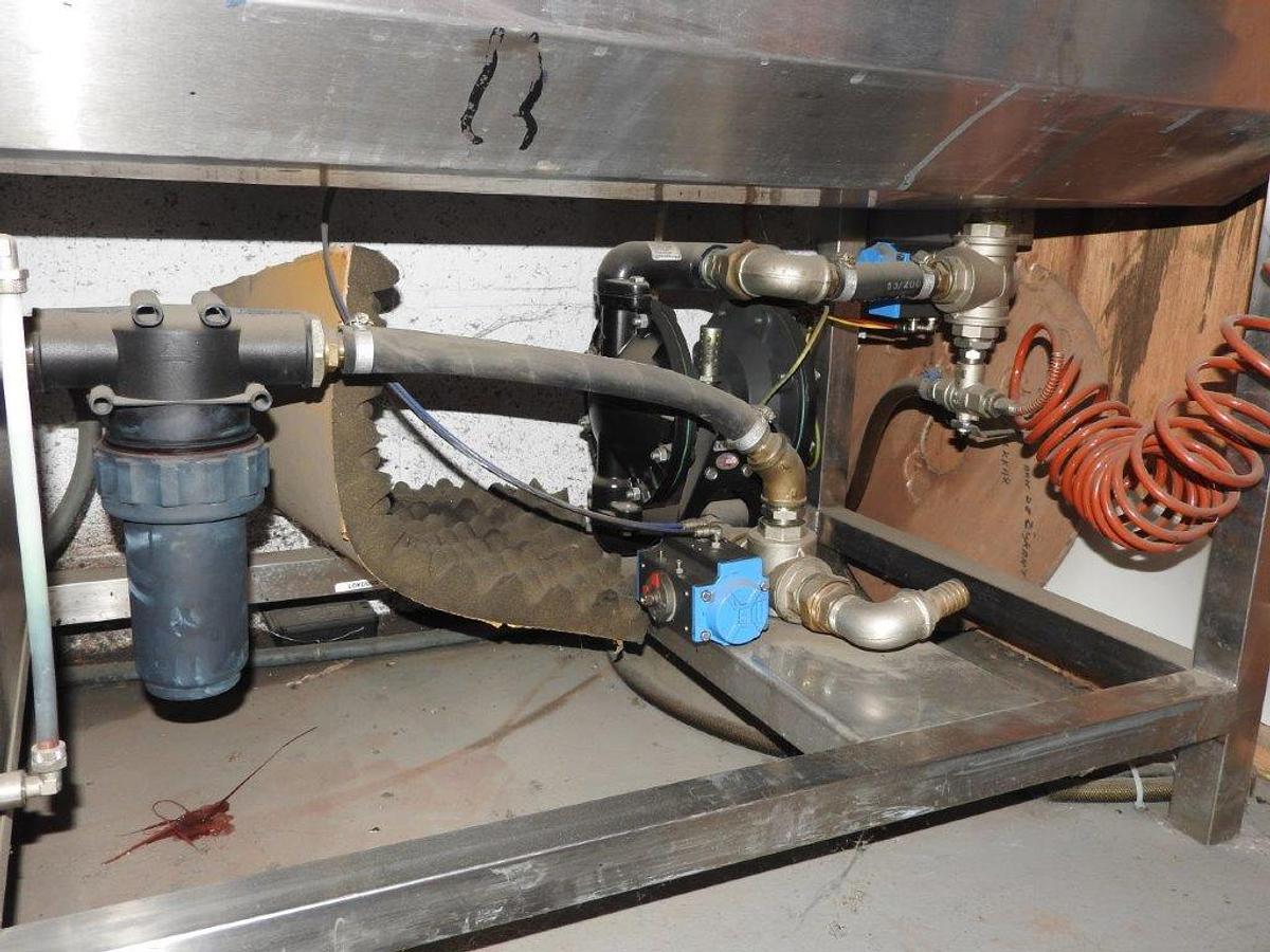 Used IST ink tray cleaning unit