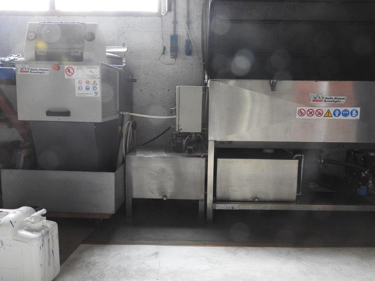 Used IST ink tray cleaning unit