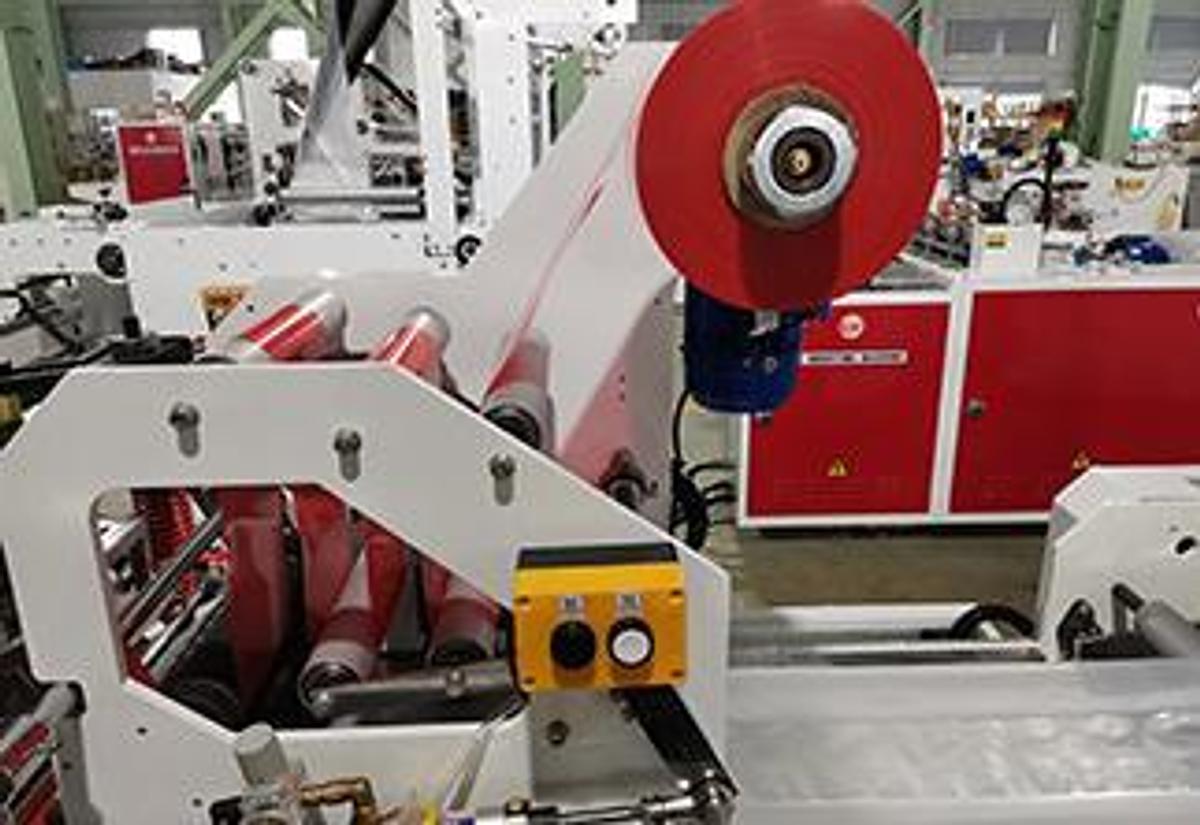 2026 Chovyting 600DIP Fully Automatic New Type Tissue Packaging Plastic Bag Making Machine