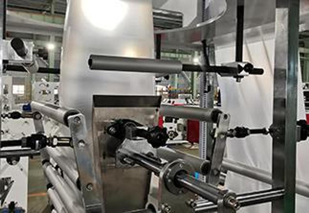 2026 Chovyting 600DIP Fully Automatic New Type Tissue Packaging Plastic Bag Making Machine