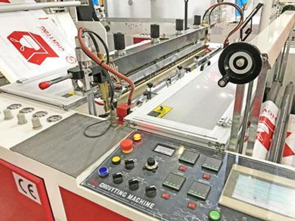 2026 Chovyting Fully Automatic Draw Tape Garbage Bag Making Machine CW-1000PG+OR