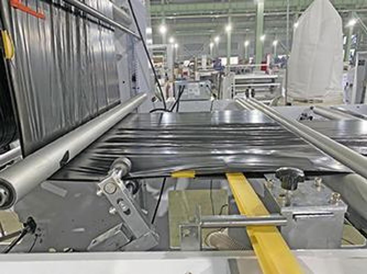 2026 Chovyting CW-1000PG Fully Automatic Draw Tape Garbage Bag Making Machine for Performation Bag-on-Roll