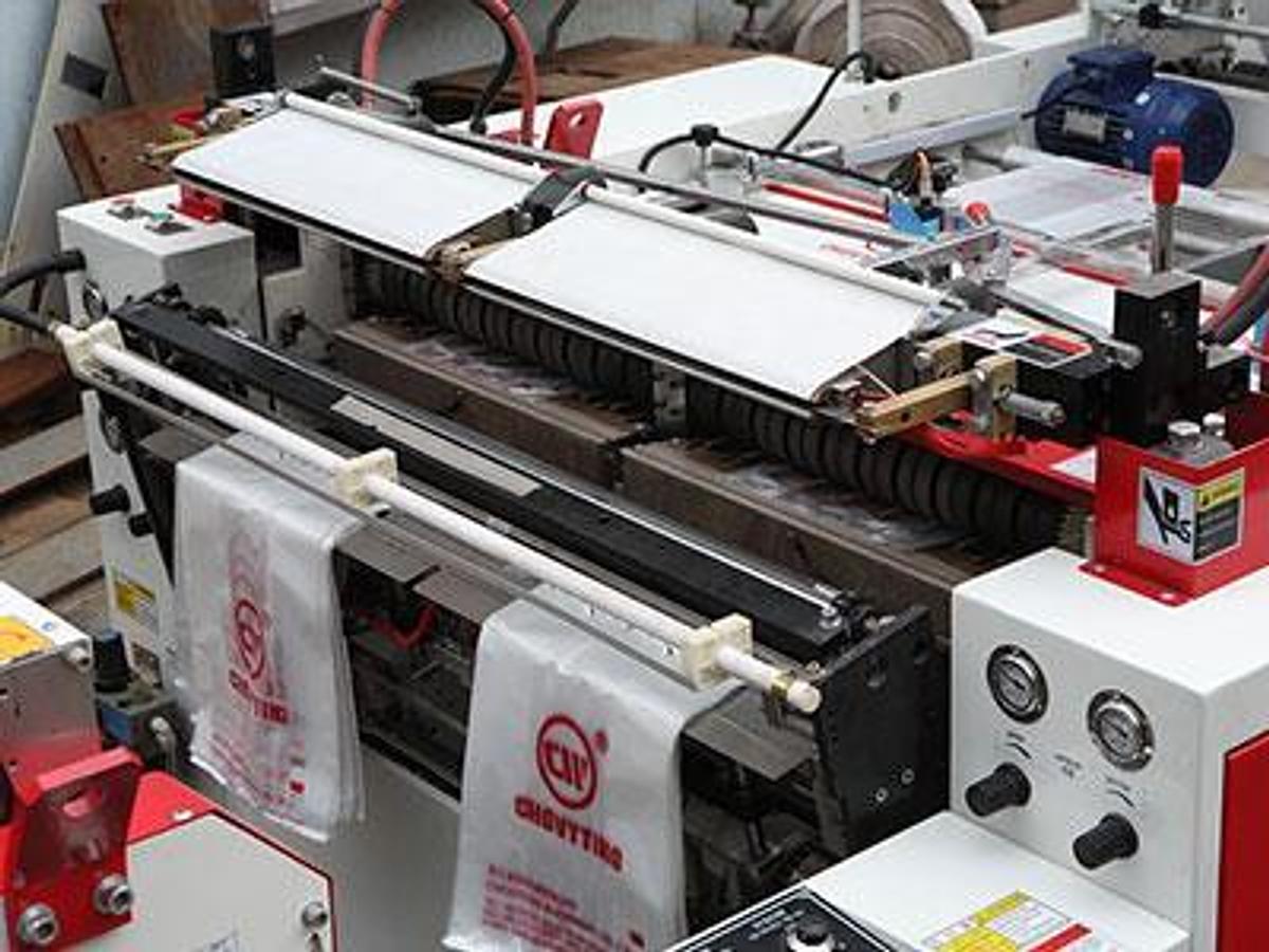 2026 Chovyting CW-400V2 Fully Automatic Super High Speed T-shirt Bag Making Machine