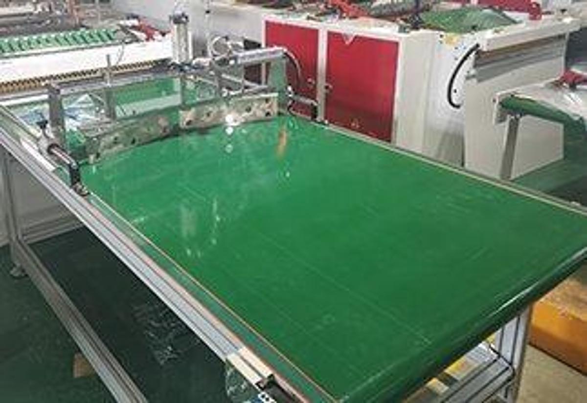 2026 Chovyting CW-800FLB OPP Hot Weld Knife Flower Packaging Plastic Bag Making Machine Manufacturer