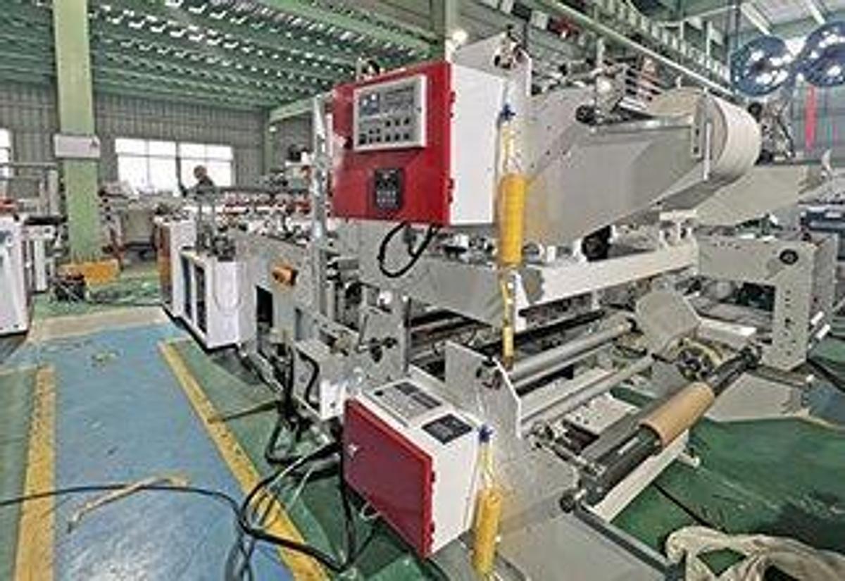 2026 Chovyting CW-800FLB OPP Hot Weld Knife Flower Packaging Plastic Bag Making Machine Manufacturer