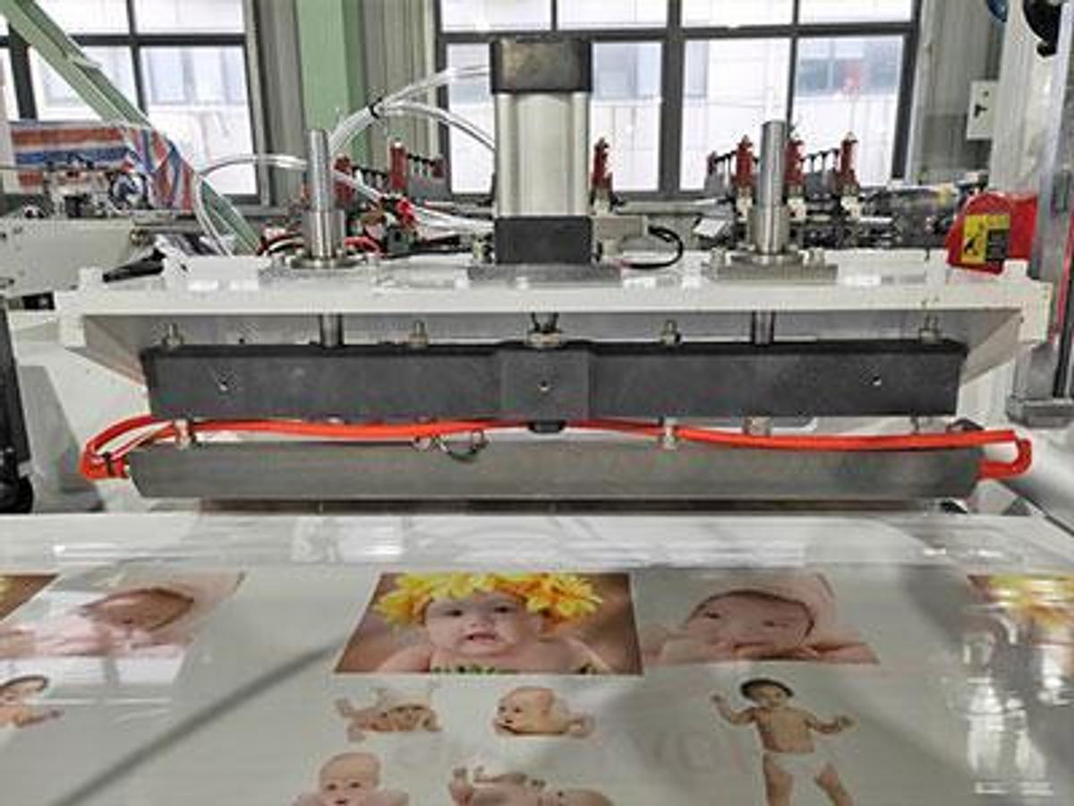 2026 Chovyting CW-800ZD Fully Automatic Plastic Hand Bag Making Machine [Four Functions]