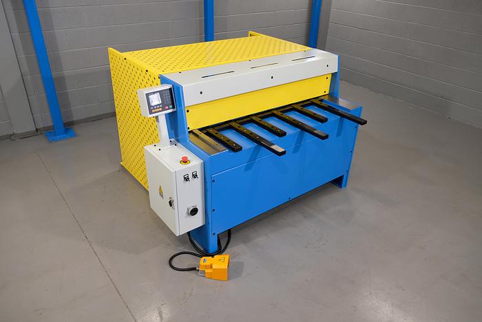 MACH-CUT MECHANICAL GUILLOTINES 2500mm x 3mm