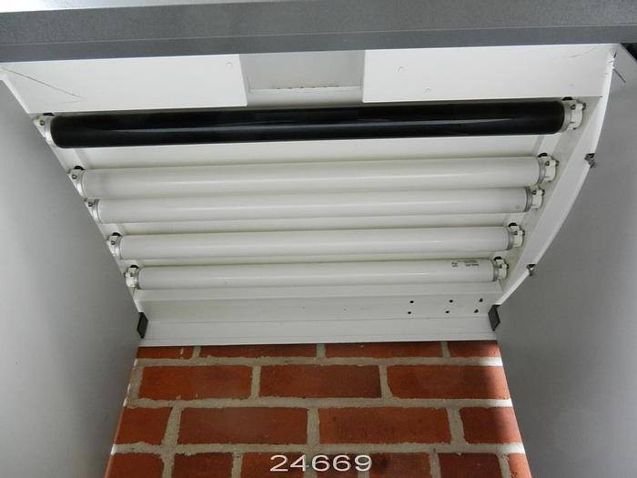 Used Macbeth JUDGE II Macbeth Sheet Inspection Station, With Multiple Light Condition Settings #24669