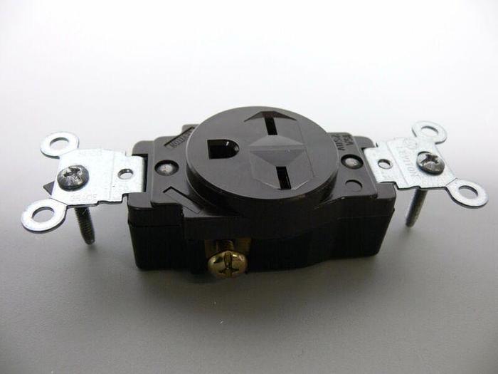 Used Lot of 4 Leviton # 5029 - 15 Amp, 250 Volt  Narrow Body Single Receptacle